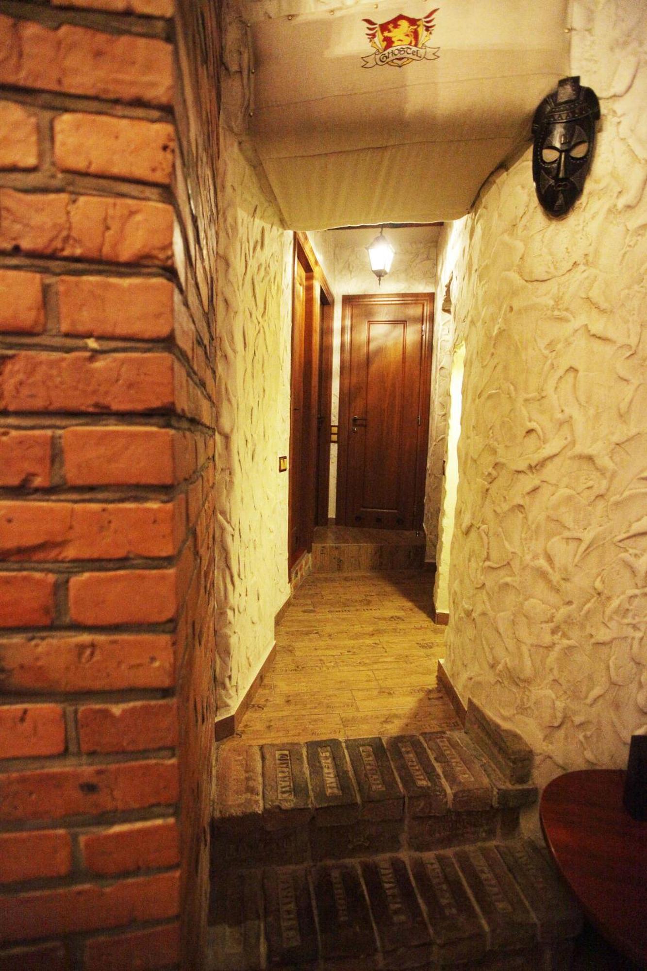 Ghostel - Medieval Hostel Leopoli Esterno foto
