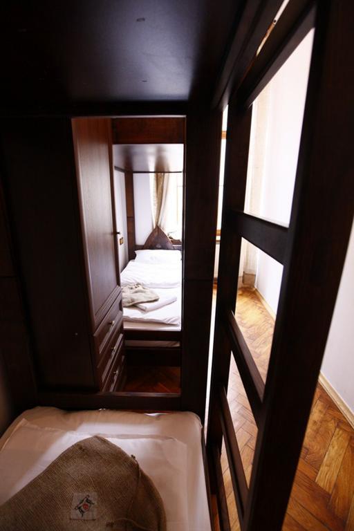 Ghostel - Medieval Hostel Leopoli Esterno foto
