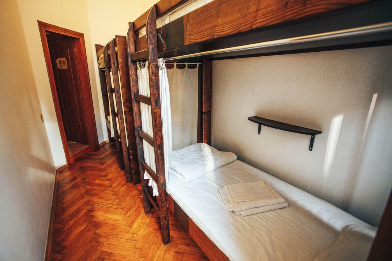 Ghostel - Medieval Hostel Leopoli Esterno foto