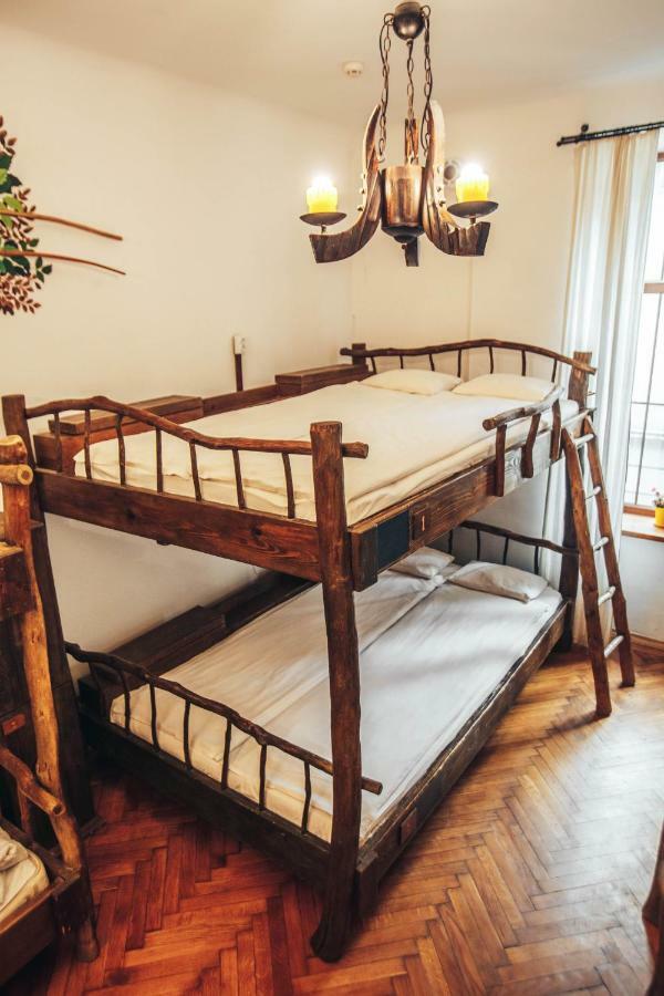 Ghostel - Medieval Hostel Leopoli Esterno foto