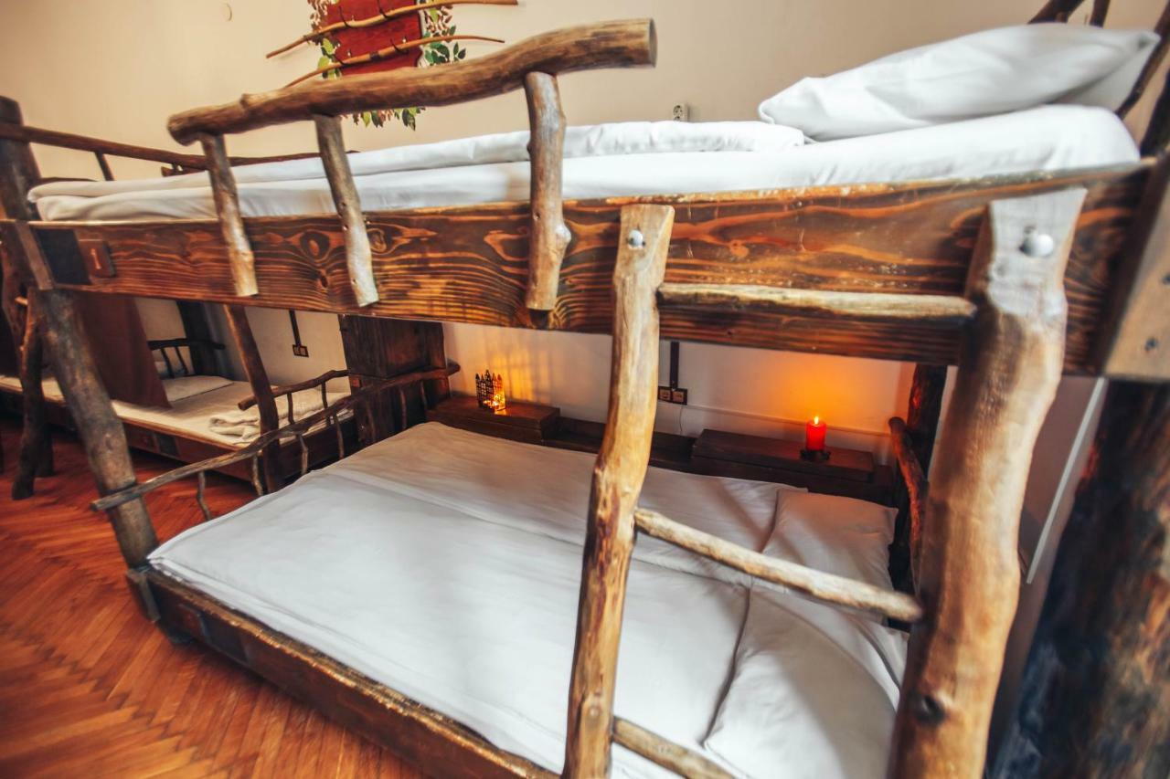 Ghostel - Medieval Hostel Leopoli Esterno foto