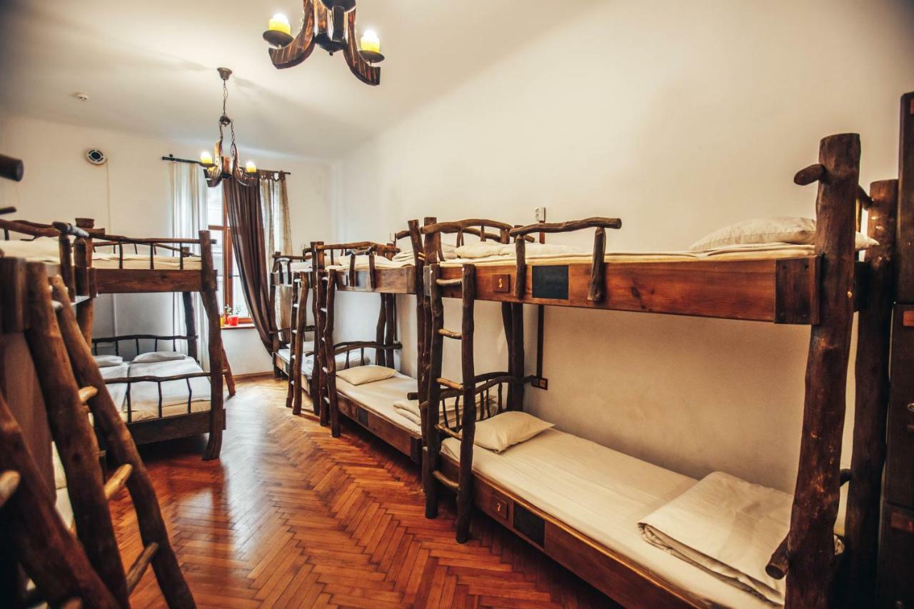 Ghostel - Medieval Hostel Leopoli Esterno foto